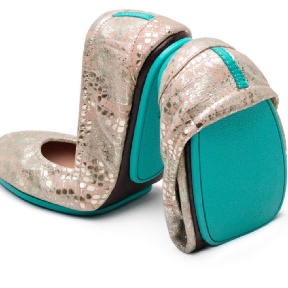 🥿BNIB Romantic Blush Tieks ~ size 9🥿